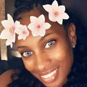 Meet your Posher, Nakia